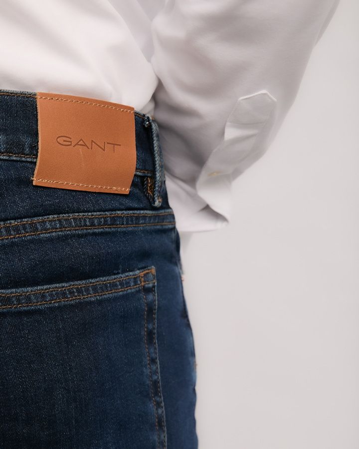 Regular Fit Clean Wash Jeans