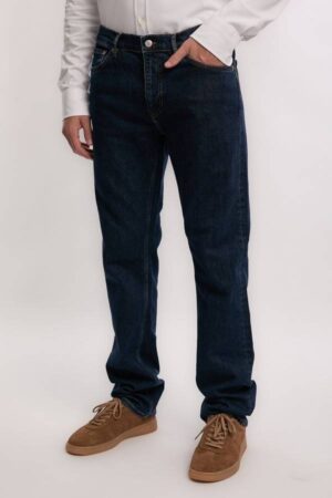 Regular Fit Clean Wash Jeans