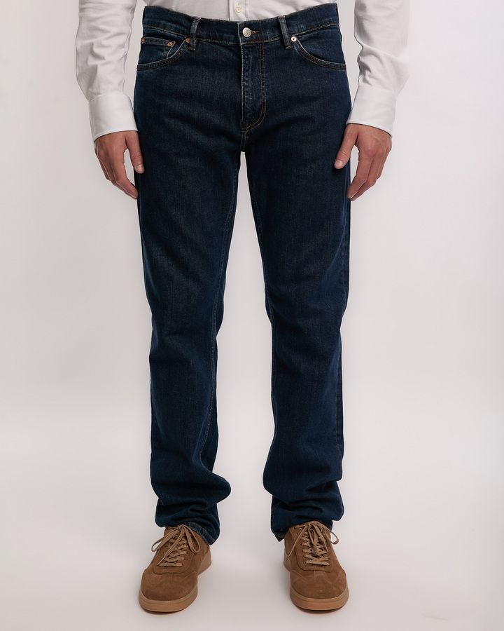 Regular Fit Clean Wash Jeans