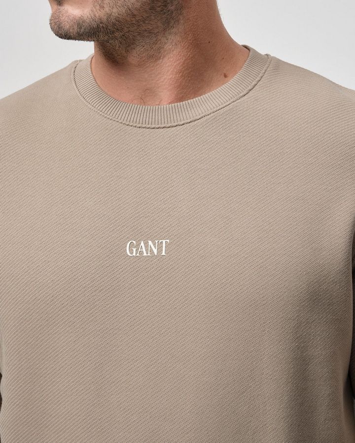 Small Graphic C-Neck