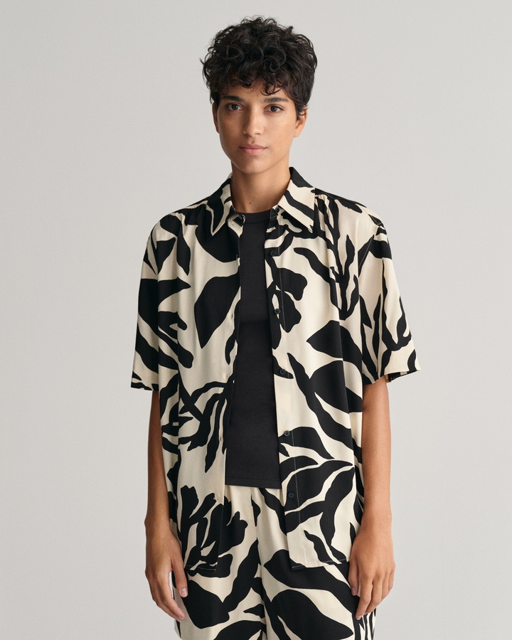 Relaxed Fit Palm Print Short Sleeve Shirt