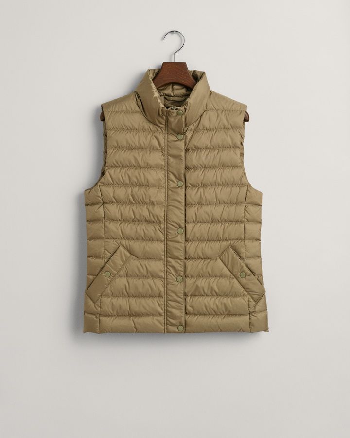LIGHT DOWN VEST