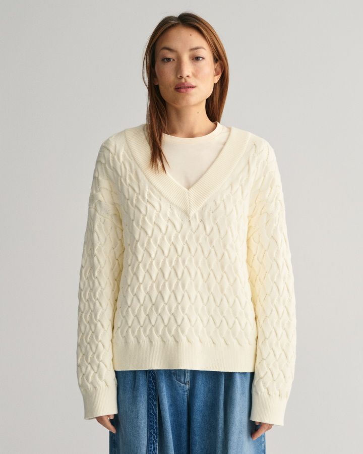 TEXTURED COTTON V-NECK