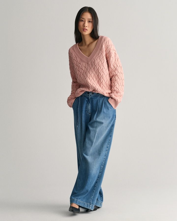 TEXTURED COTTON V-NECK