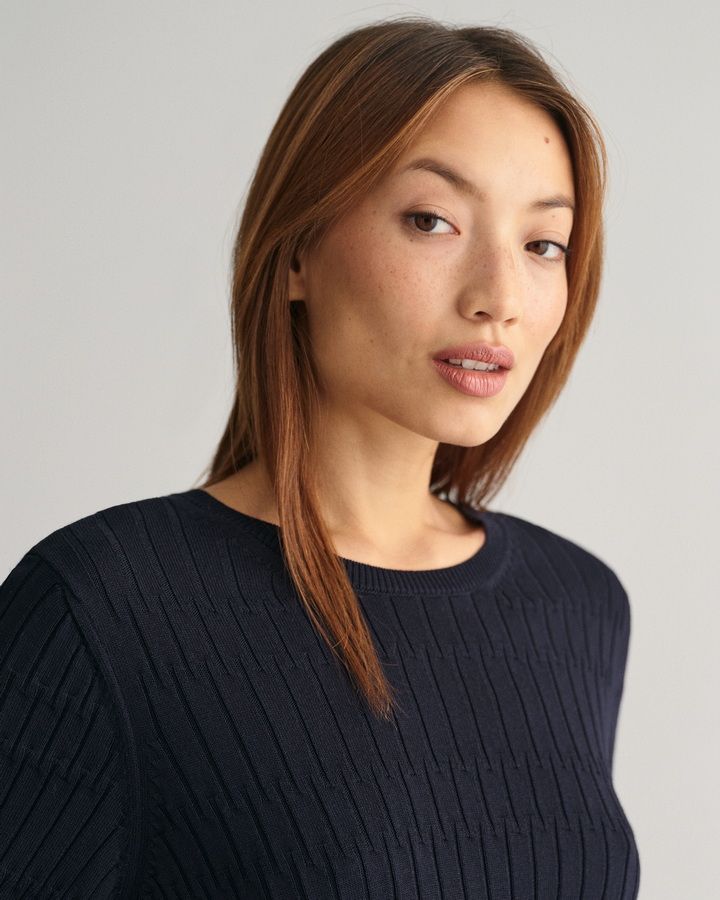 TEXTURED SHORT SLEEVE C-NECK