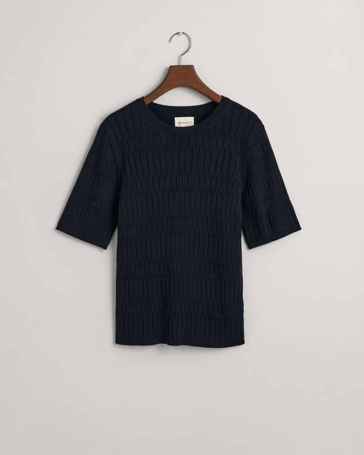 TEXTURED SHORT SLEEVE C-NECK