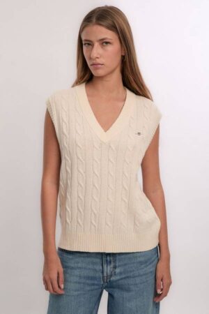 Lambswool Cable V-Neck Vest