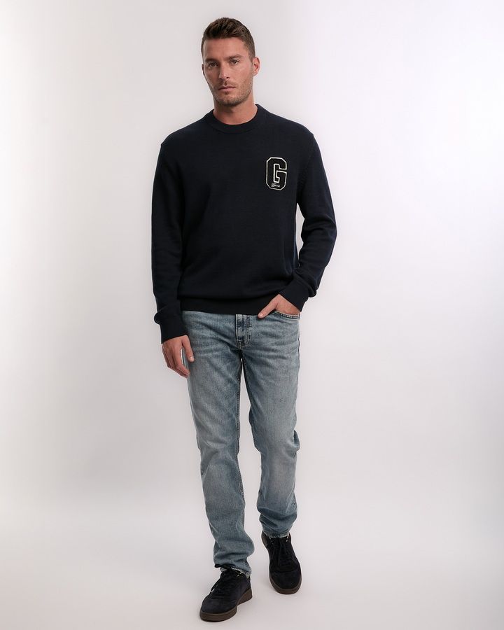 Small Graphic Badge C-Neck