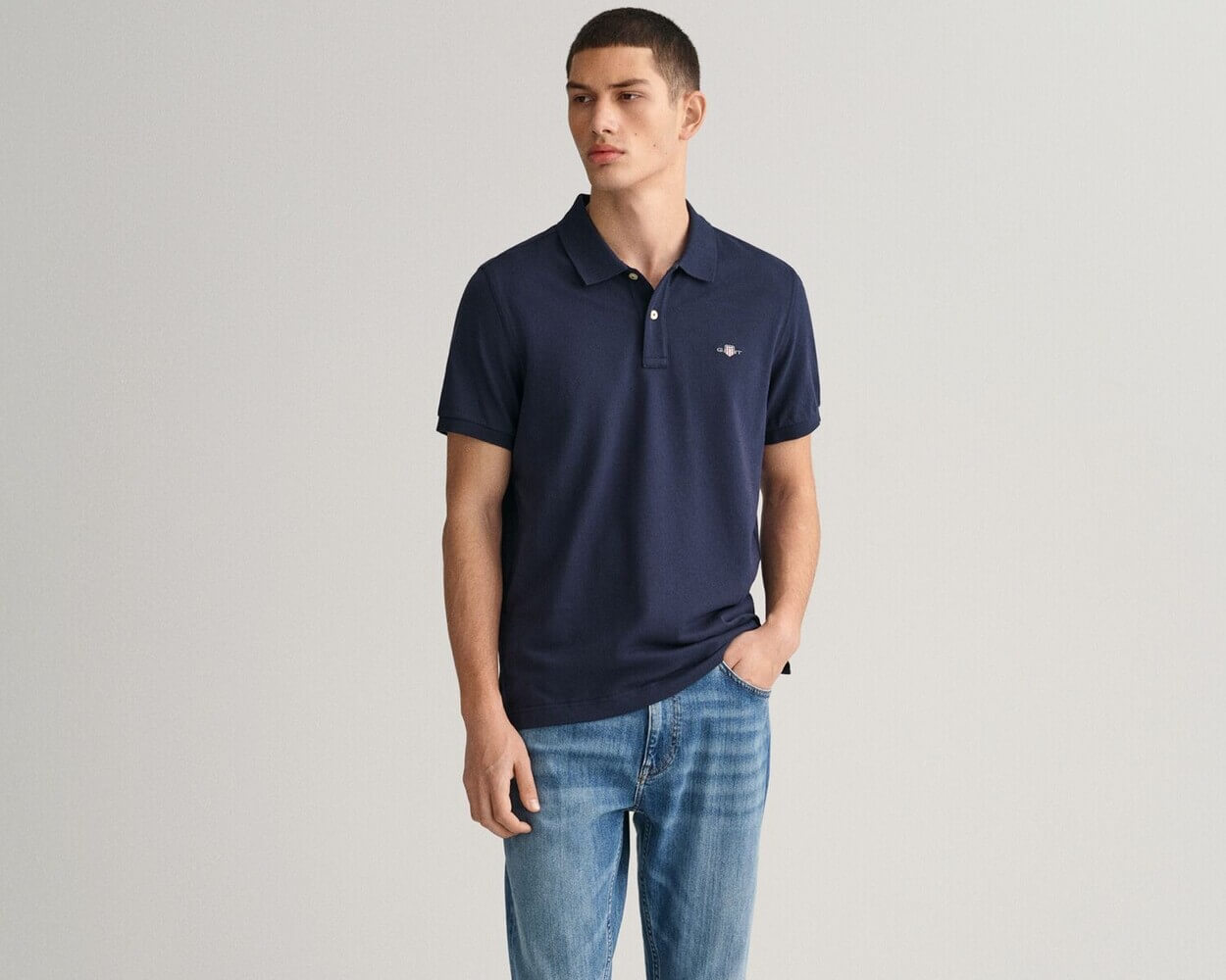 הכנסת הפולו למכנסיים בלי קשר ללוק